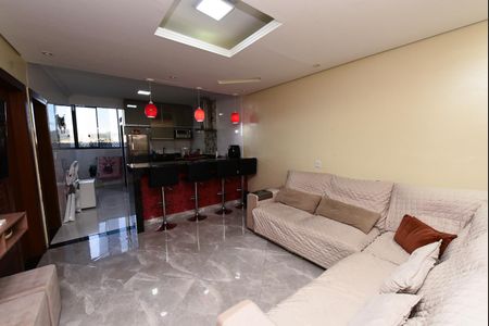 Casa à venda com 110m², 4 quartos e 2 vagas Casa à venda com 110m², 4 quartos e 2 vagasSala