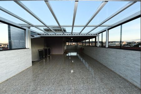 Casa à venda com 110m², 4 quartos e 2 vagas Casa à venda com 110m², 4 quartos e 2 vagasTerraço
