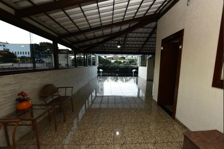 Casa à venda com 110m², 4 quartos e 2 vagas Casa à venda com 110m², 4 quartos e 2 vagasTerraço