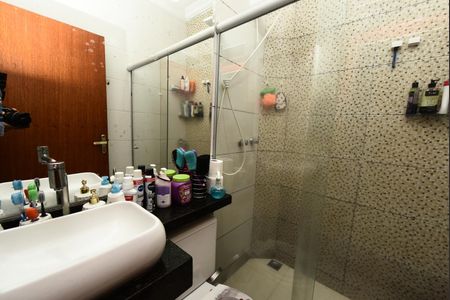 Casa à venda com 110m², 4 quartos e 2 vagas Casa à venda com 110m², 4 quartos e 2 vagasBanheiro 1