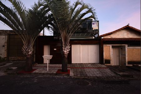 Casa à venda com 110m², 4 quartos e 2 vagas Casa à venda com 110m², 4 quartos e 2 vagasPlaca instalada no dia 29-04-2026. Com o Código RXDE-53
