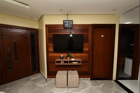 Casa à venda com 110m², 4 quartos e 2 vagas Casa à venda com 110m², 4 quartos e 2 vagasSala