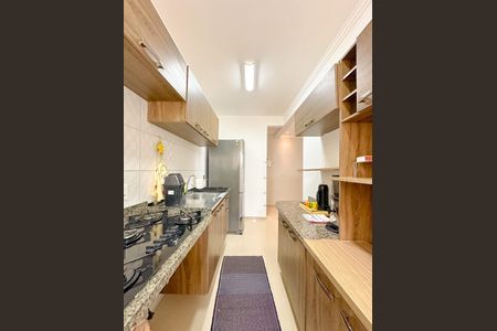 Apartamento para alugar com 69m², 2 quartos e 2 vagasCozinha