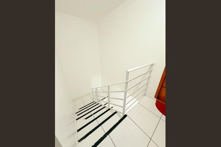 Apartamento para alugar com 69m², 2 quartos e 2 vagasEscada