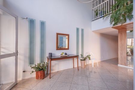 Apartamento para alugar com 107m², 3 quartos e 2 vagasHall social