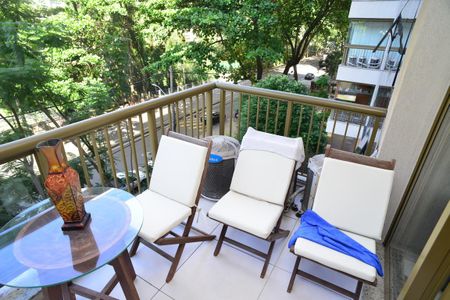 Apartamento para alugar com 80m², 2 quartos e 1 vagaVaranda