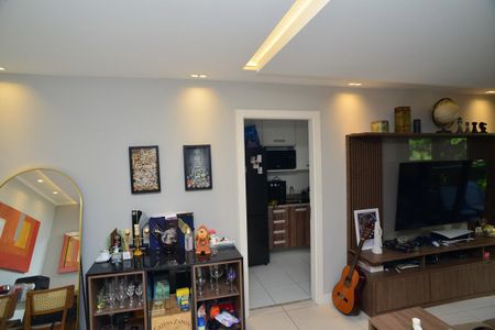 Apartamento para alugar com 80m², 2 quartos e 1 vagaSala