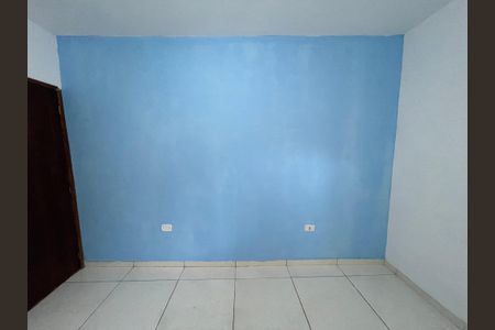 Quarto 2 de casa para alugar com 2 quartos, 60m² em Jardim Luísa, São Paulo