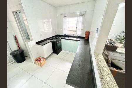 Apartamento para alugar com 64m², 2 quartos e sem vagaCozinha e Área de Serviço