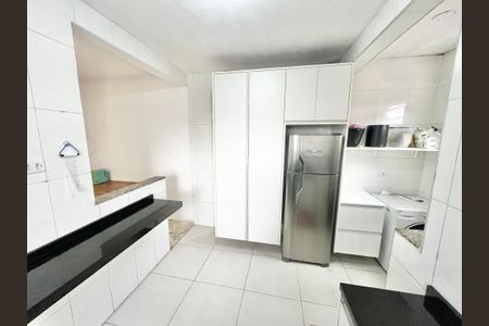 Apartamento para alugar com 64m², 2 quartos e sem vagaCozinha e Área de Serviço