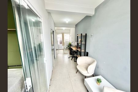 Apartamento para alugar com 64m², 2 quartos e sem vagaCorredor
