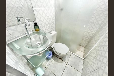 Apartamento para alugar com 64m², 2 quartos e sem vagaBanheiro