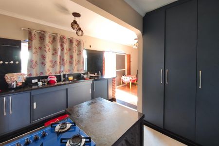 Casa à venda com 325m², 3 quartos e 6 vagasCozinha