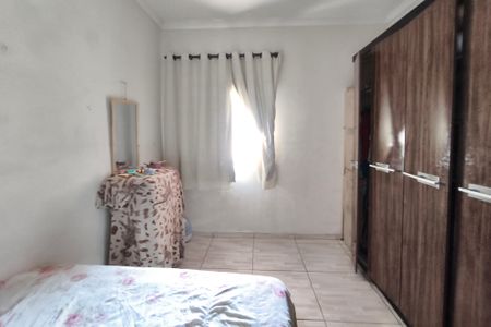 Casa à venda com 325m², 3 quartos e 6 vagasCasa 2 - Quarto