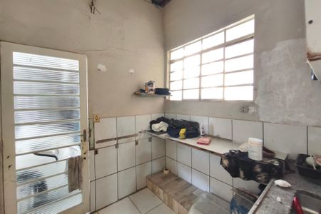 Casa à venda com 325m², 3 quartos e 6 vagasCômodo extra