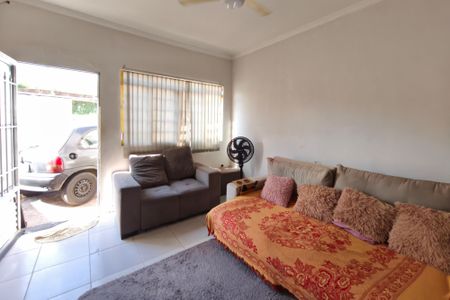 Casa à venda com 325m², 3 quartos e 6 vagasCasa 2 - Sala