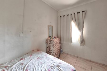 Casa à venda com 325m², 3 quartos e 6 vagasCasa 2 - Quarto