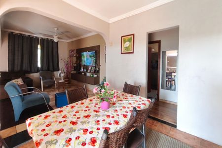 Casa à venda com 325m², 3 quartos e 6 vagasSala de Jantar