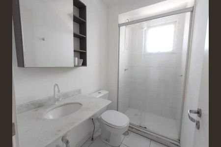 Banheiro de apartamento para alugar com 2 quartos, 50m² em São José, Porto Alegre