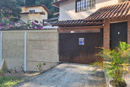 Casa de condomínio à venda com 258m², 3 quartos e 4 vagasfachada