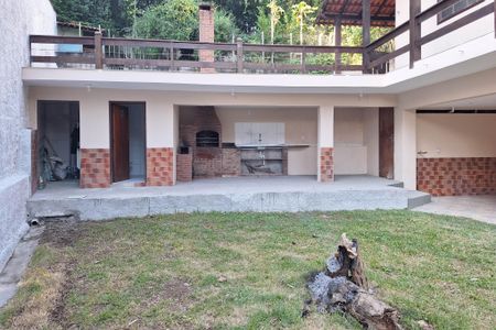Casa de condomínio à venda com 258m², 3 quartos e 4 vagasQuintal