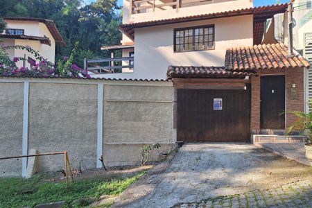 Casa de condomínio à venda com 258m², 3 quartos e 4 vagasplaca
