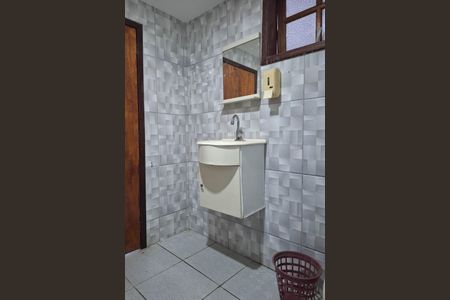 Casa de condomínio à venda com 258m², 3 quartos e 4 vagasBanheiro 2