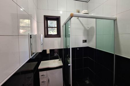 Casa de condomínio à venda com 258m², 3 quartos e 4 vagasBanheiro da Suíte 1