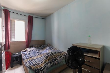 Quarto 2 de apartamento para alugar com 2 quartos, 50m² em Jardim Zelia, Itaquaquecetuba