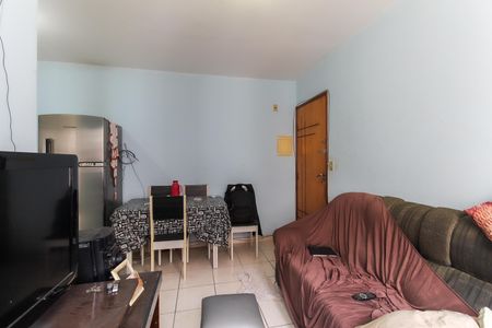 Sala de apartamento para alugar com 2 quartos, 50m² em Jardim Zelia, Itaquaquecetuba