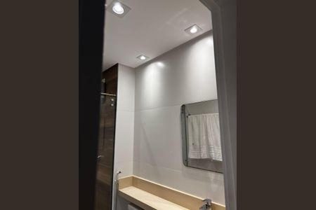 Apartamento à venda com 56m², 2 quartos e 1 vaga Apartamento à venda com 56m², 2 quartos e 1 vagaBanheiro