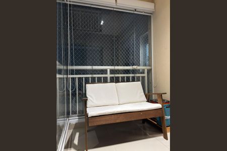 Apartamento à venda com 56m², 2 quartos e 1 vaga Apartamento à venda com 56m², 2 quartos e 1 vagaVaranda