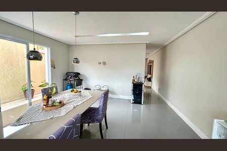 Casa à venda com 240m², 3 quartos e 8 vagasCozinha