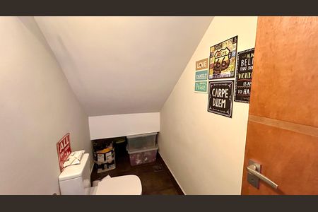 Casa à venda com 240m², 3 quartos e 8 vagasLavabo