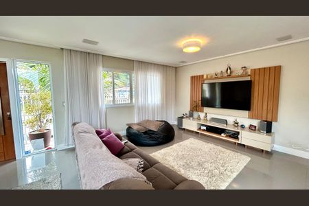 Sala de casa à venda com 3 quartos, 240m² em Vila Moreira, Guarulhos