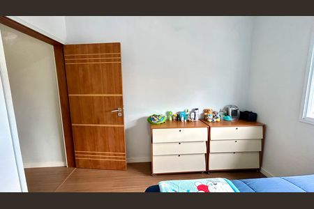 Casa à venda com 240m², 3 quartos e 8 vagasQuarto Suíte 2