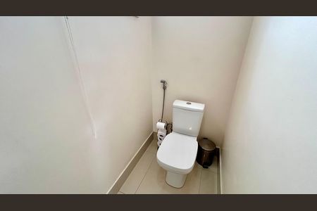 Casa à venda com 240m², 3 quartos e 8 vagasBanheiro da Suíte 1
