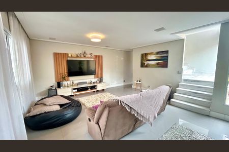 Sala de casa à venda com 3 quartos, 240m² em Vila Moreira, Guarulhos