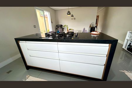 Casa à venda com 240m², 3 quartos e 8 vagasCozinha