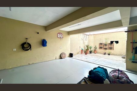 Casa à venda com 240m², 3 quartos e 8 vagasÁrea de Serviço