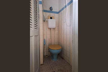 Banheiro de serviço de apartamento à venda com 3 quartos, 80m² em Cubango, Niterói