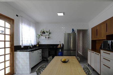 Casa para alugar com 150m², 2 quartos e 2 vagasCozinha