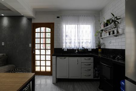 Casa para alugar com 150m², 2 quartos e 2 vagasCozinha