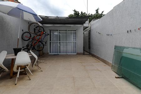 Casa para alugar com 150m², 2 quartos e 2 vagasQuintal
