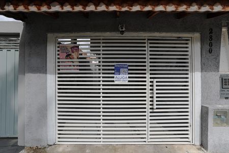 Casa para alugar com 150m², 2 quartos e 2 vagasFachada