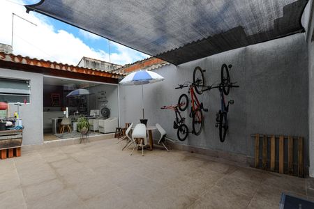 Casa para alugar com 150m², 2 quartos e 2 vagasQuintal