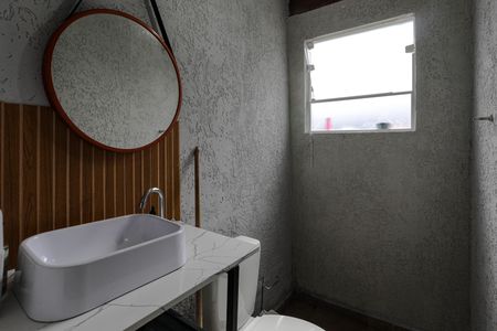 Casa para alugar com 150m², 2 quartos e 2 vagasBanheiro de Serviço