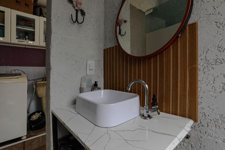 Casa para alugar com 150m², 2 quartos e 2 vagasBanheiro de Serviço