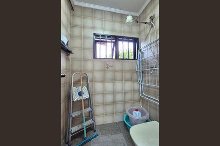 Casa à venda com 267m², 5 quartos e 5 vagasBanheiro de Serviço 