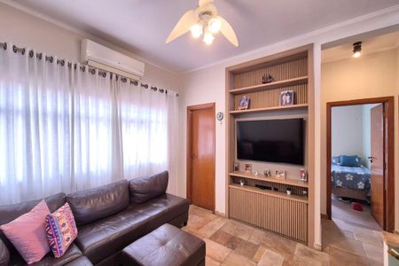 Casa à venda com 267m², 5 quartos e 5 vagasSala de TV